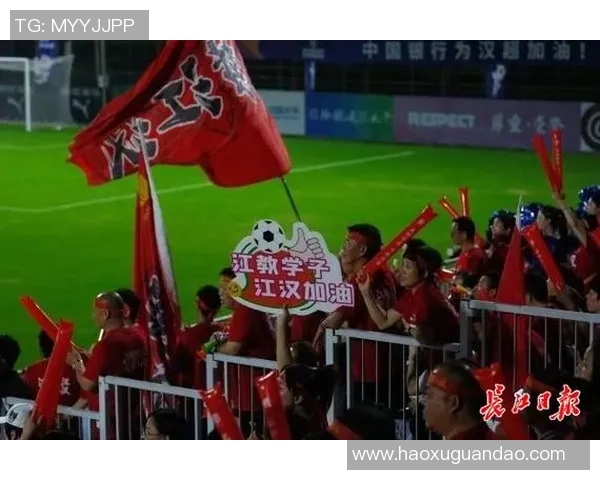 武汉足球队逆袭之路揭秘：从低谷到大满贯的辉煌历程